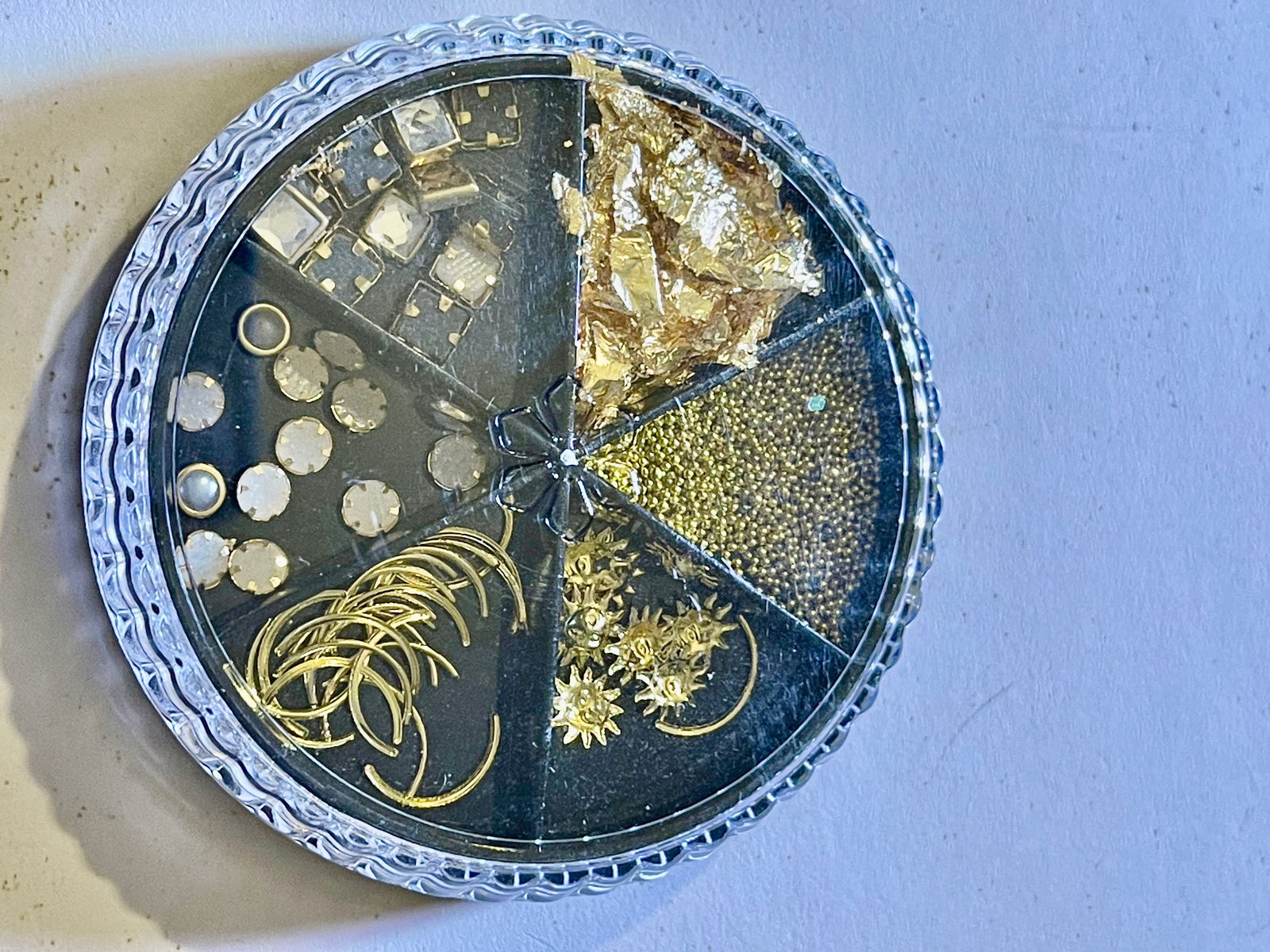 Gold Mixed Gems & Studs Wheel - PYT Nail Supply Store