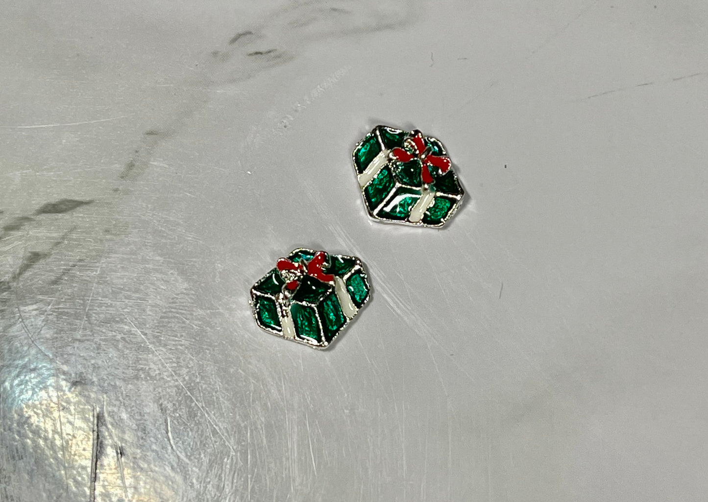 Holiday Present Charm